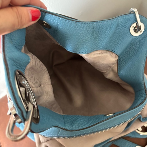 Michael Kors purse - Picture 13 of 16